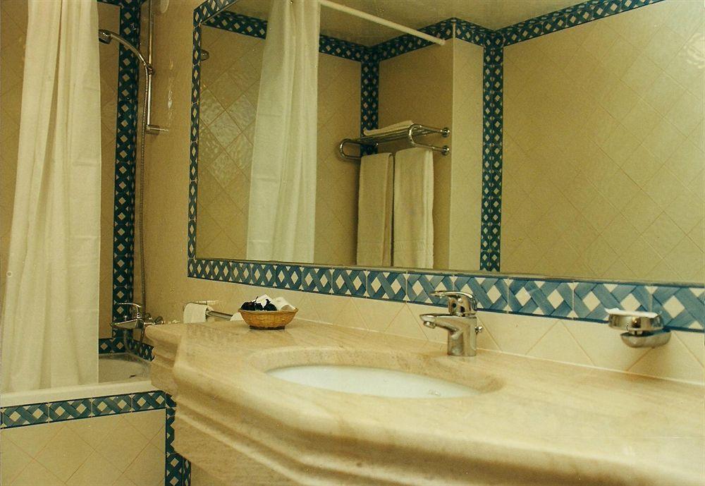 Hotel Francis Беха Екстериор снимка